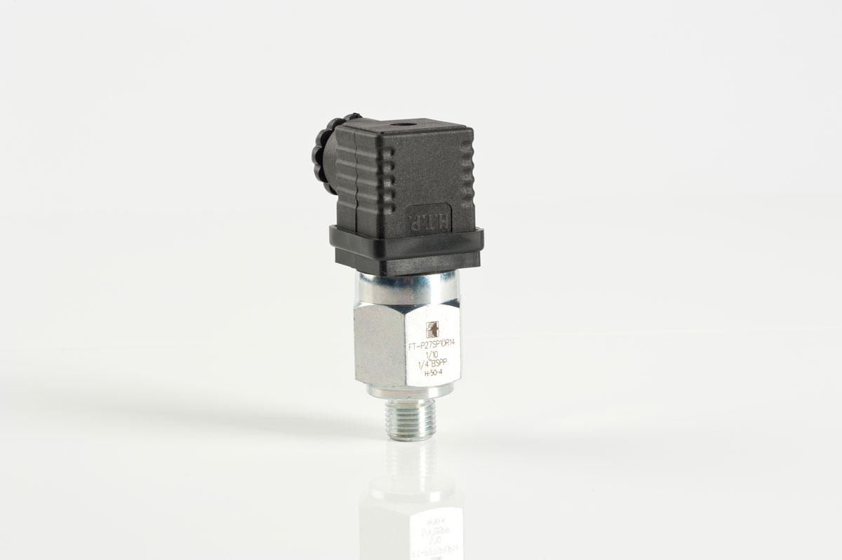 Adjustable diaphragm/piston pressure switch